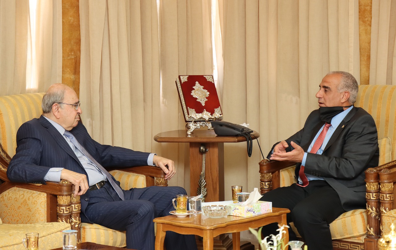 Mr. Taher Al-Masry visits the university